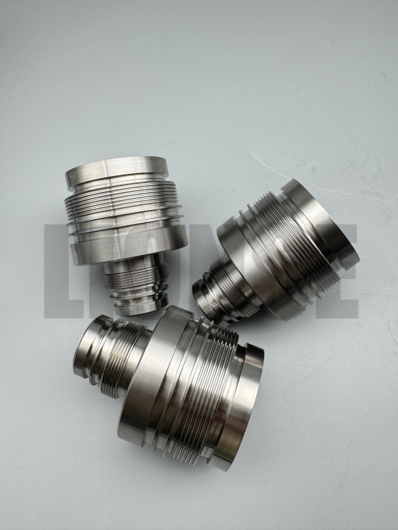 چرا آلیاژ تیتانیوم درجه 5 برای تجهیزات اعماق دریا انتخاب می شود؟