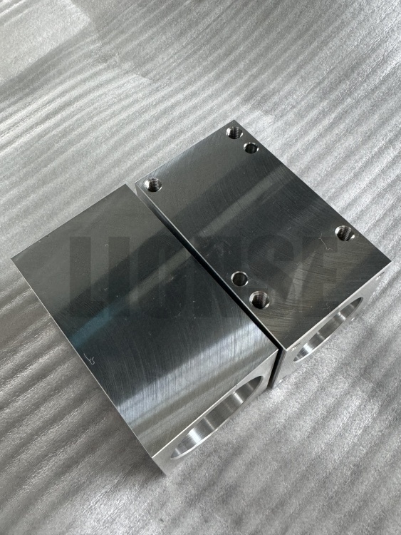 چرا ابزار و قطعات ماشین آلات پردازش آلومینیوم ترجیح داده می شود؟