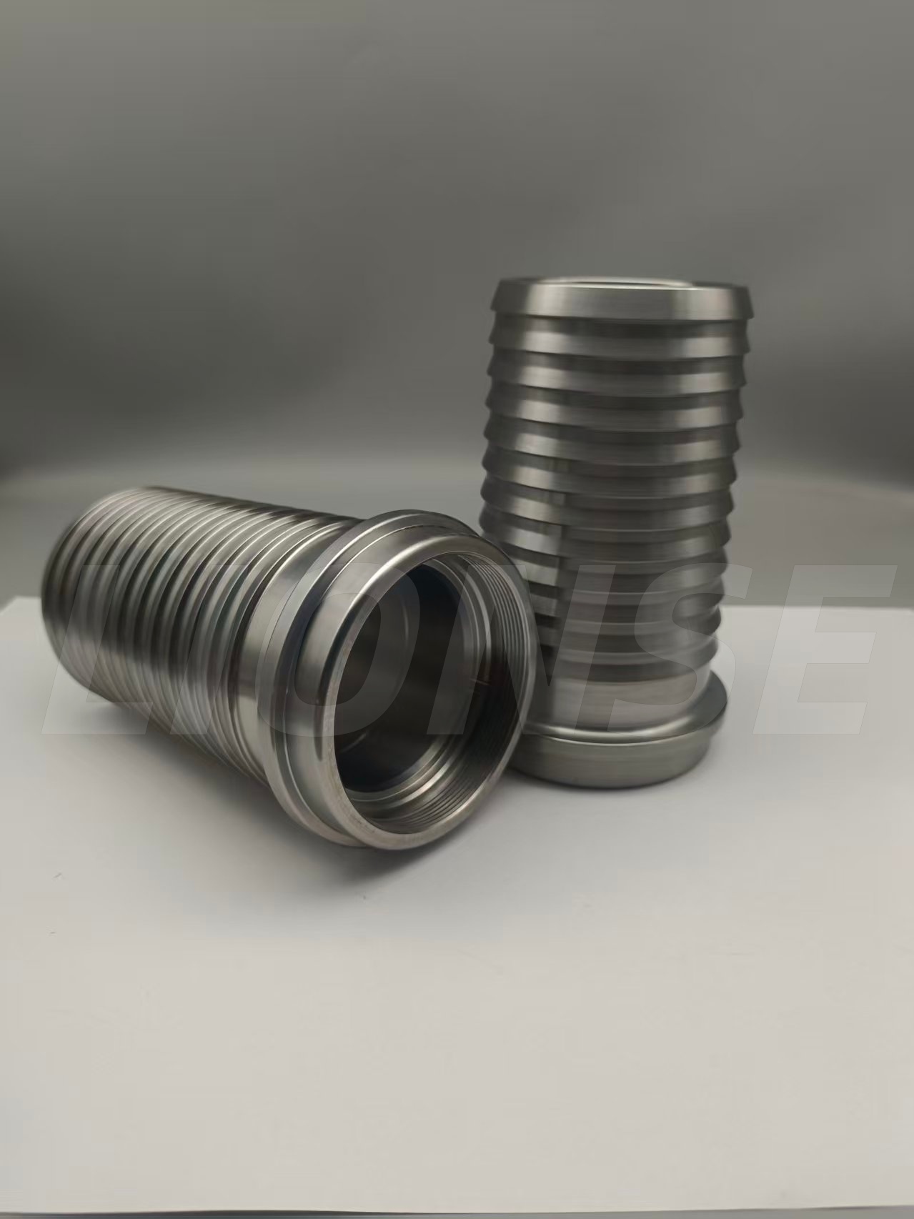 ماشینکاری CNC و تراشکاری قطعات فولادی ضد زنگ